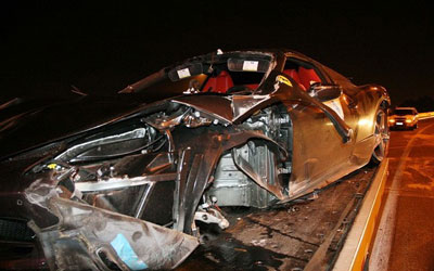 Ferrari  destruda em acidente na Marginal Tiet, em SP
