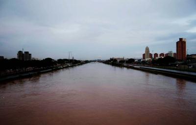 Trs pessoas morrem pelas chuvas e inundaes em So Paulo