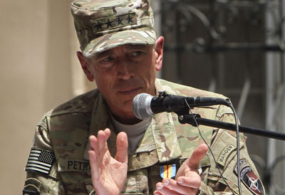 Comandante norte-americano da Otan no Afeganisto transmite 