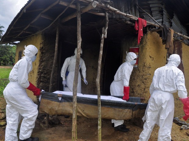 Ebola j infectou 13.567 pessoas e matou 4.951