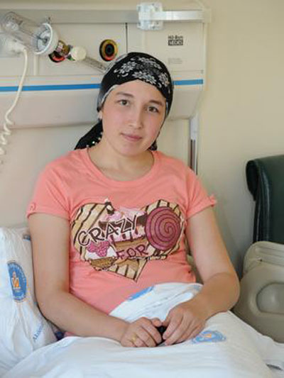 Turca  a primeira mulher a passar por transplante de tero e engravidar  