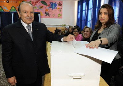 Presidente Bouteflika consegue seu terceiro mandato na Arglia