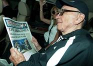 Murdoch renuncia  compra da BSkyB em meio ao escndalo das escutas ilegais