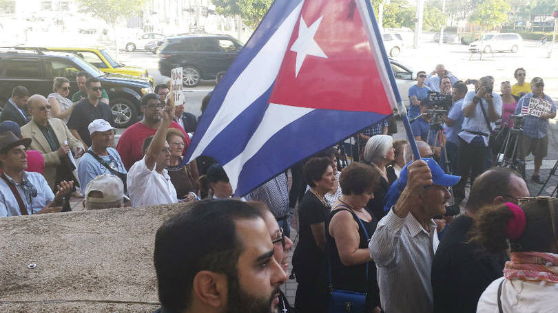 Cuba prende trs antes de manifestao, dizem dissidentes