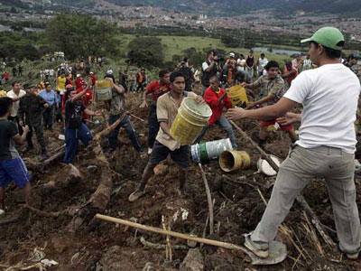 Deslizamento de terra mata ao menos dez na Colmbia 