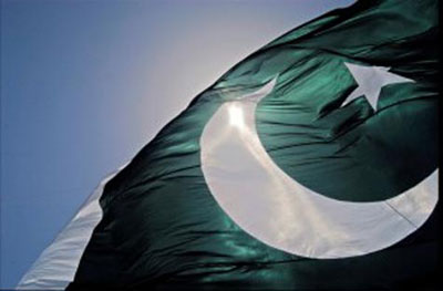 Atentado suicida mata oito no Paquisto