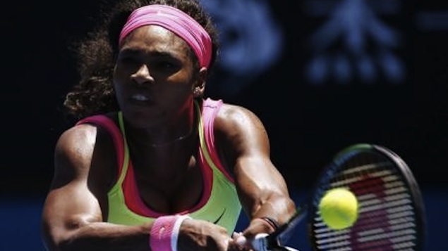 Serena Williams e Djokovic avanam sem problemas no Aberto
