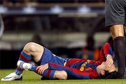 Rijkaard temeroso com leso de Messi