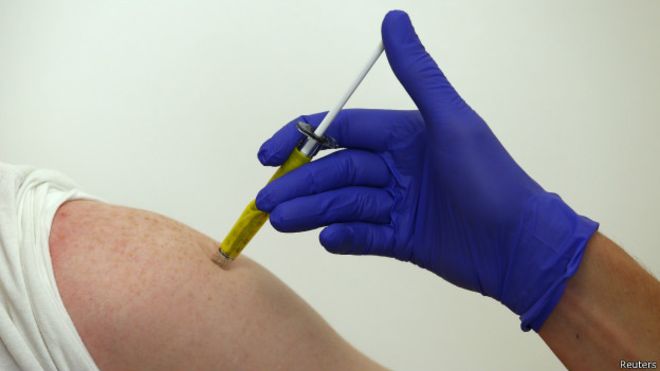Nova vacina contra ebola ser testada em 30 mil voluntrios 