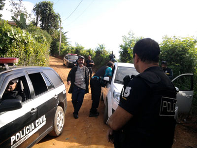 Polcia civil realiza operao e prende seis pessoas em Pima