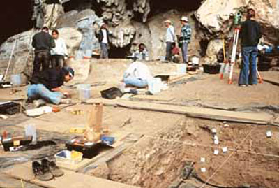 Arquelogos encontram tumba de fara de 4 mil anos no sul do Egito