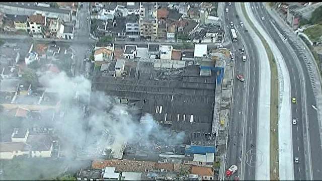 Demolio de mercado em Madureira, no Rio