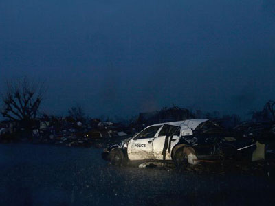 Tempestade atinge regio arrasada por tornado nos EUA