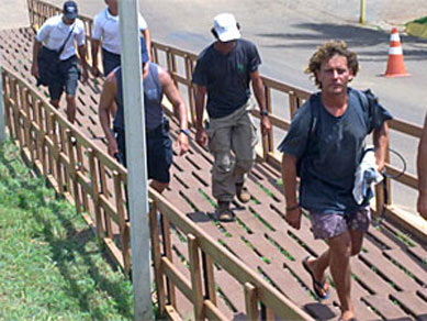 Turista detido pelado em Noronha diz que hbito  comum na Frana