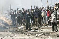 Onda de violncia no Qunia j deixa mais 300 mortos.