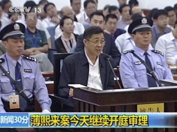 Tribunal diz que Bo Xilai admitiu ter 