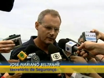 Beltrame visita o posto de policiamento no Morro Chapu Mangueira