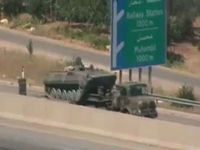 Rebeldes srios capturam tanque em meio  batalha de Aleppo