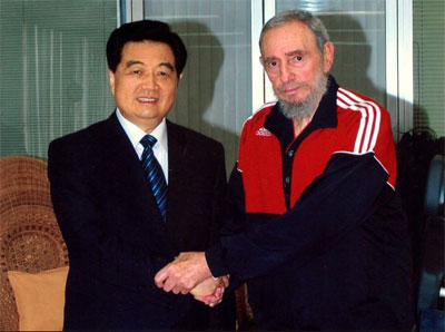 Fidel Castro aparece em foto ao lado de presidente chins 