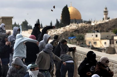 Jerusalm tem dia de confrontos em clima de tenso e crise 