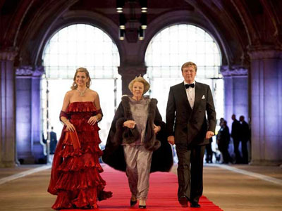 Rainha Beatrix abdica e Willem-Alexander  o novo rei da Holanda