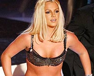 Britney Spears se apresenta no 'VMA' sem grandes novidades