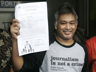 Editor da Playboy Indonsia  solto depois de 2 anos