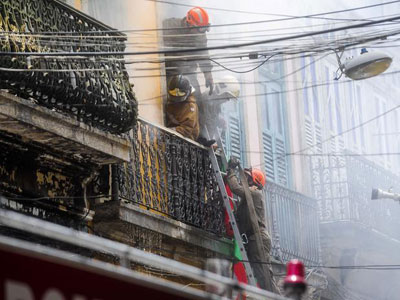 Rio: aps incndio, comrcio volta a funcionar no Saara  