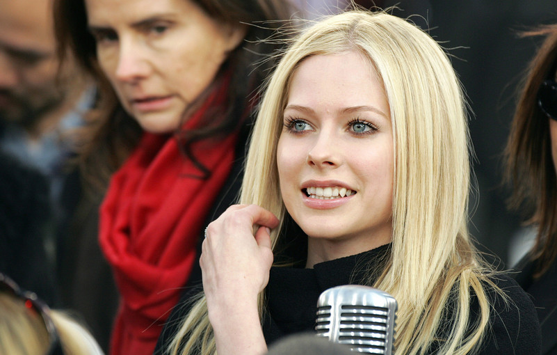 Avril Lavigne sentia-se a morrer e no sabia o que tinha, ma