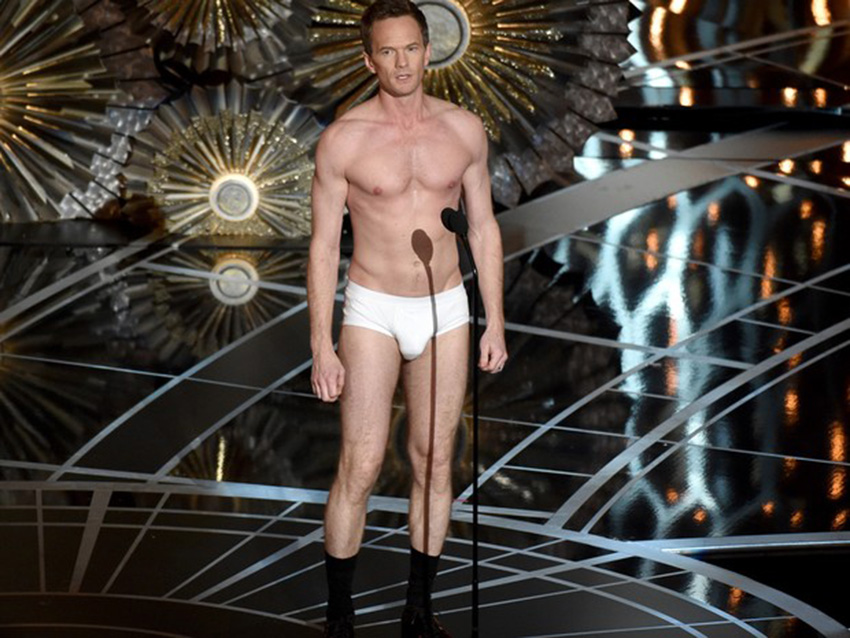 Apresentador do Oscar 2015 fica de cueca no palco