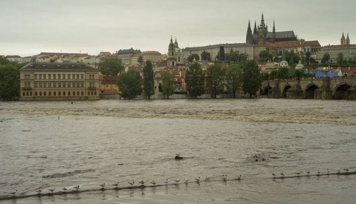 Tempestades matam seis e deixam milhares de desabrigados na Europa Central
