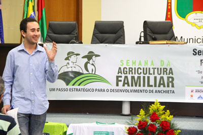 Agricultores de Anchieta discutiram propostas para campo durante seminrio