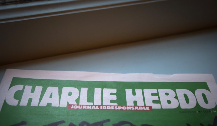 Nova edio do Charlie Hebdo  adiada por prazo indeterminad