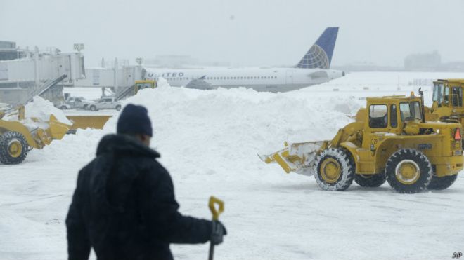Nevasca deixa brasileiros presos em aeroporto em NY