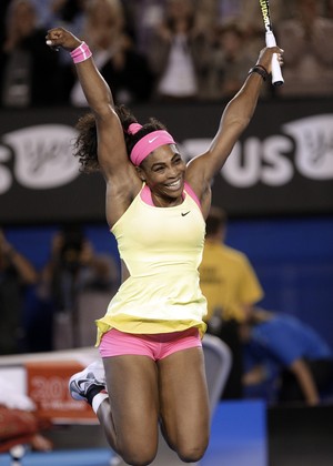 Serena vence Sharapova, faz histria e conquista sexto ttul
