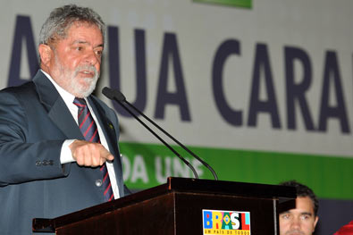 Lula se emociona em discurso no Congresso da UNE 