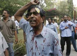Polcia paquistanesa prende 140 pessoas em manifestao 