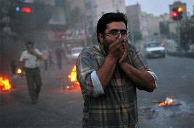 Manifestao  reprimida com violncia em Teer 