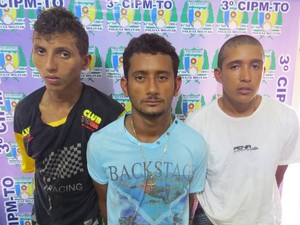 Trio  preso com armas e bomba aps denncia, em Colinas do Tocantins