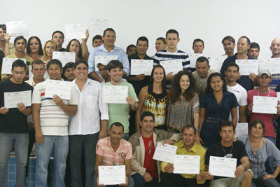 Itapemirim promove diplomao de 125 profissionais 