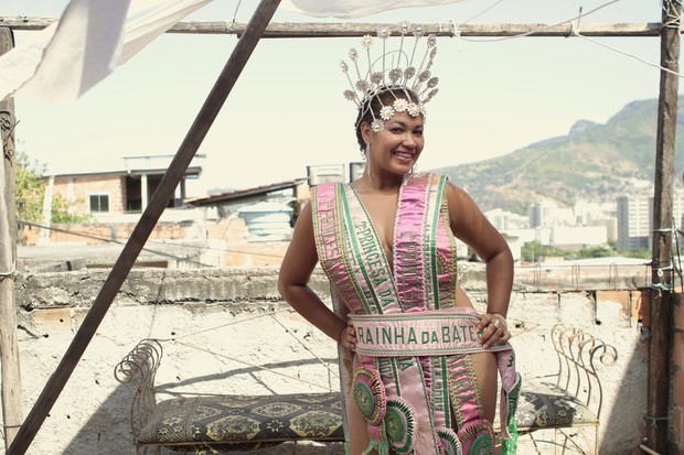 Ex-rainha ganha peso e quer voltar ao carnaval do Rio: 