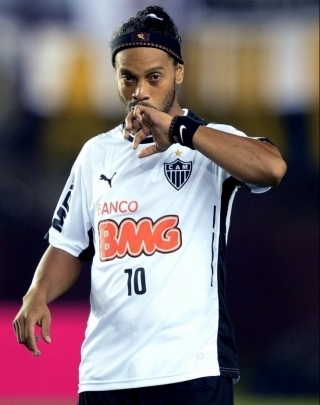 Atltico-MG confirma resciso de contrato de Ronaldinho 