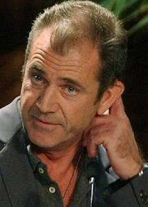 Mel Gibson nega que tenha chamado reporter de 