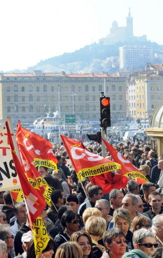 Frana amanhece com greve e protestos