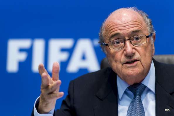 Presidente de Fifa estaria usando lucros da Copa 2014 para garantir reeleio