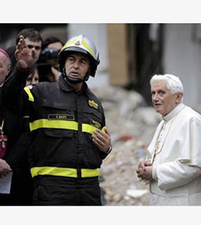 Papa visitar regies castigadas pelos terremotos na Itlia