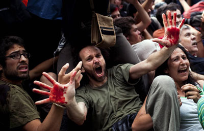 Confronto entre manifestantes e polcia fere 121 em Barcelon