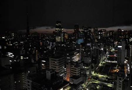 Crise de nervos em Tquio perante a incerteza 
