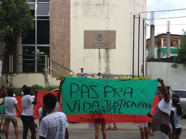 Protesto pede justia aps morte de enteada por padrasto em Viana, ES
