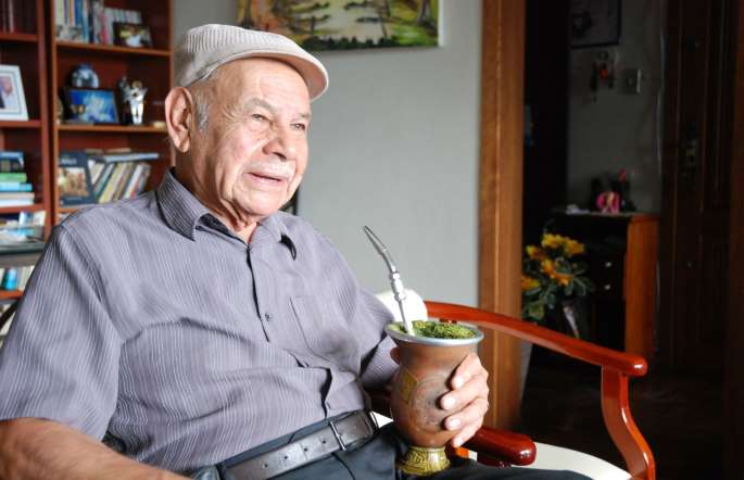Nunca  tarde: aposentado de 85 anos  calouro de Direito
